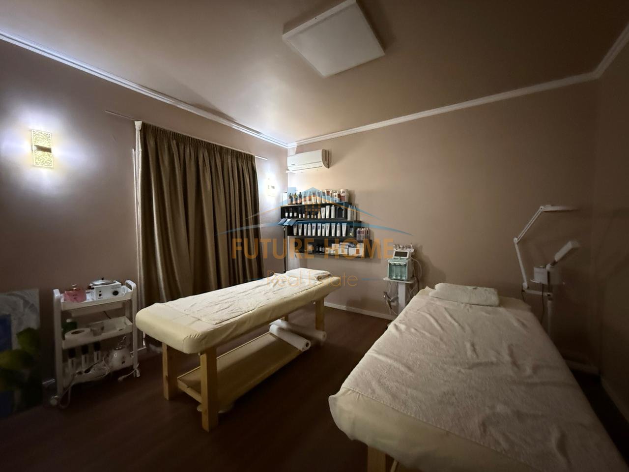 In vendita, attività commerciale, centro estetico, Comune di Parigi, Tirana