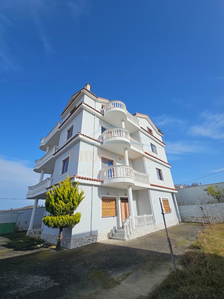 In Vendita, Villa su 3 Piani + Mansarda, Mali Robit, Durazzo