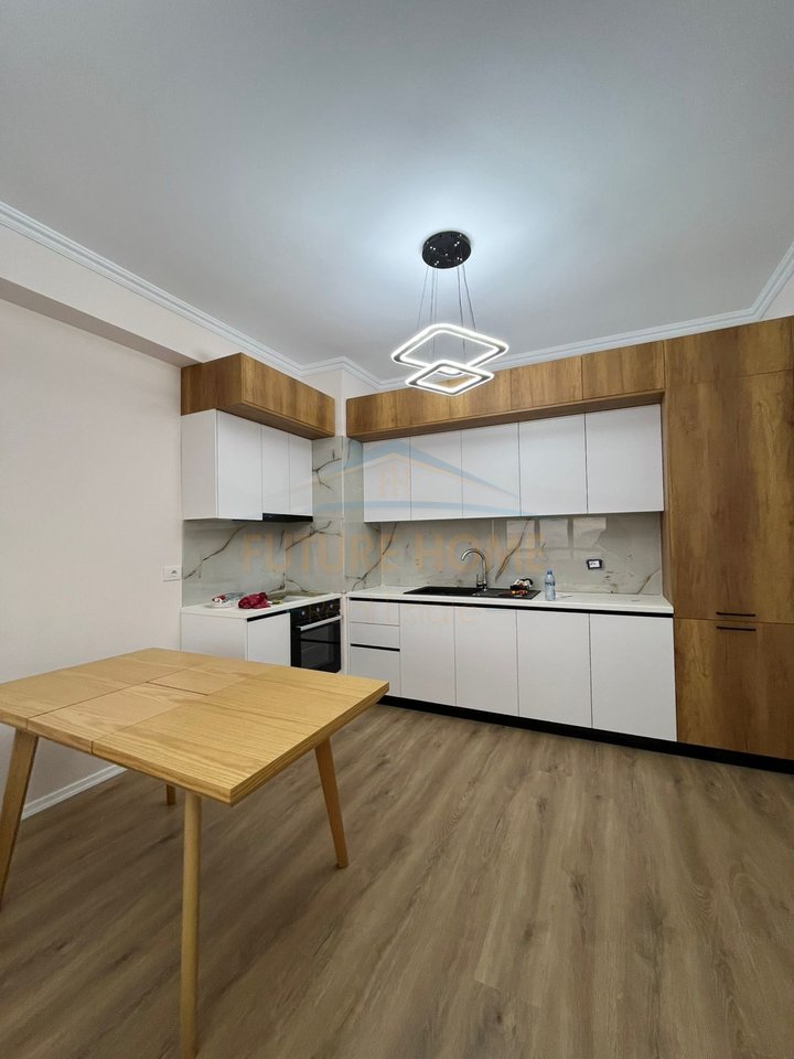 Qera, Apartament 2+1+Post Parkimi, Unaza e Re, Tiranë