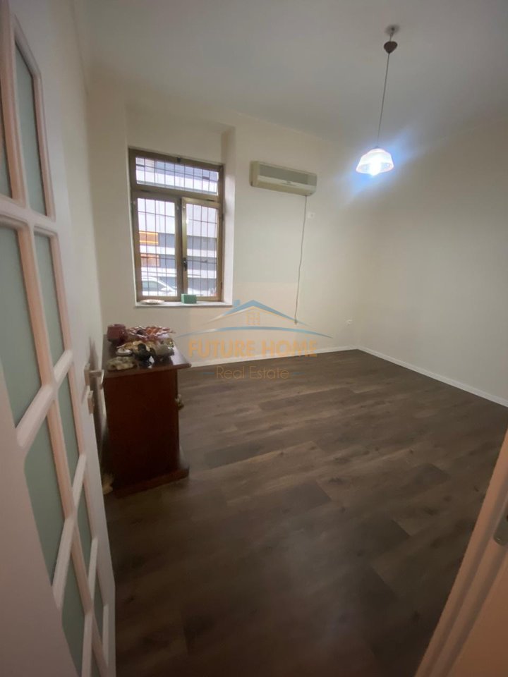 Qera, Ambient Biznesi,Rruga e Dibrës,Tiranë