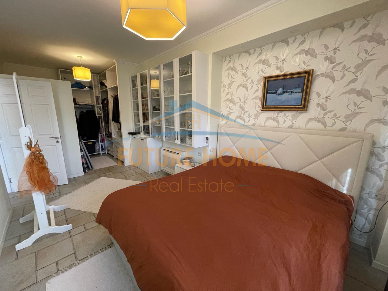 Shitet, Apartament 1+1, Rezidenca "Kodra e Diellit 1", Tiranë.