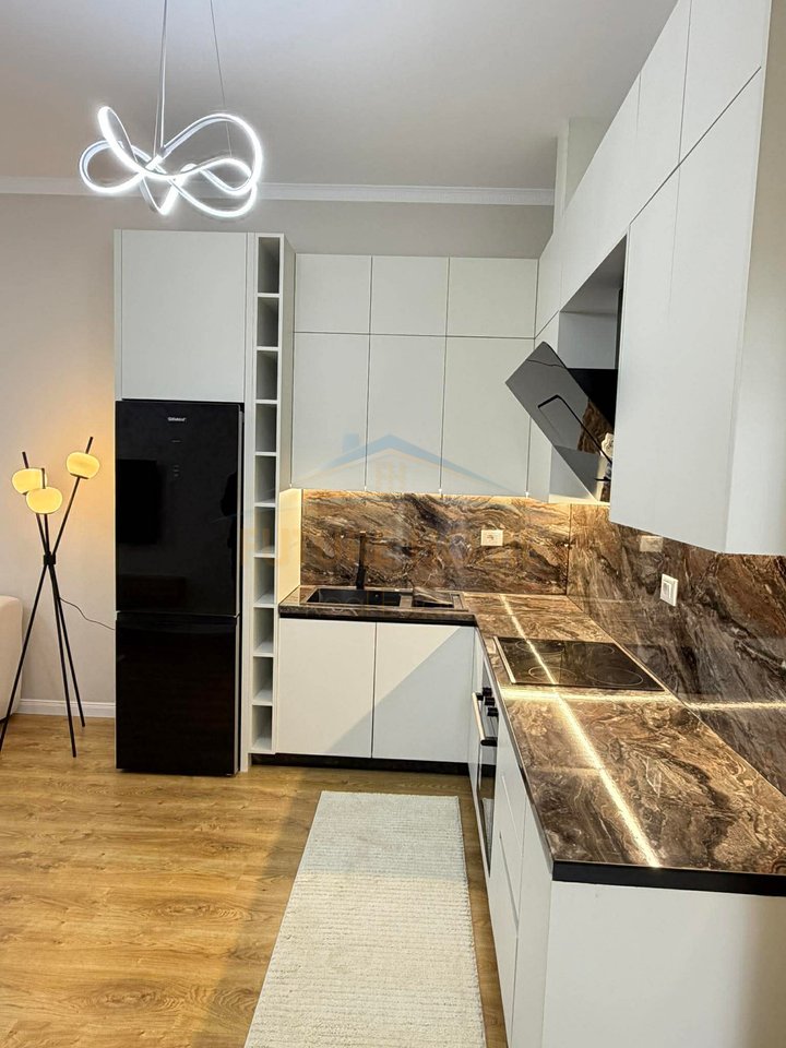 Shitet, Apartament 2+1, Unaza e Re