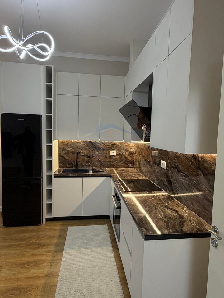 Shitet, Apartament 2+1, Unaza e Re