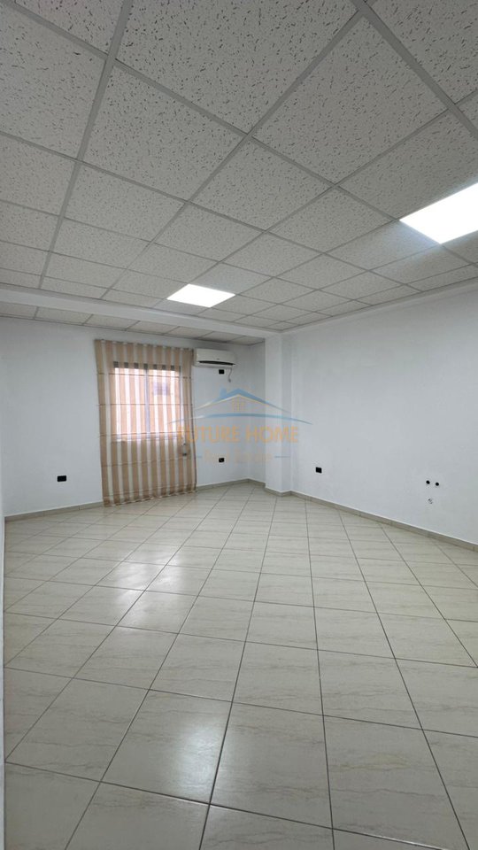 Qera,Ambient Biznesi,Laprakë,Tiranë.