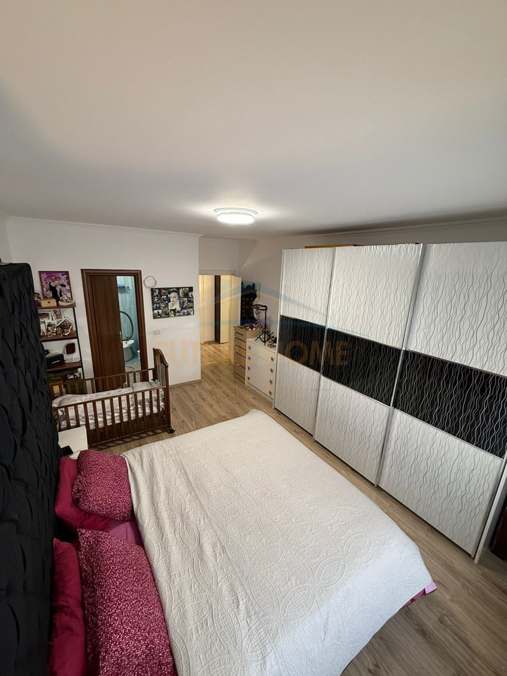 Shitet, Apartament 2+1,Unaza e re