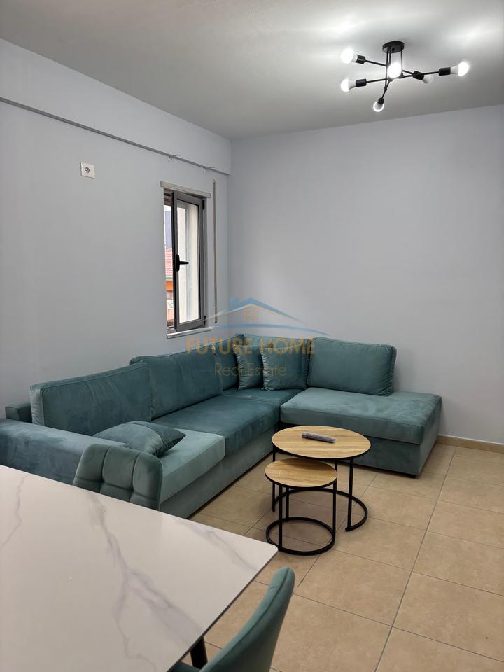 Qera, Apartament 1+1, Rruga 5 Maji, Tiranë