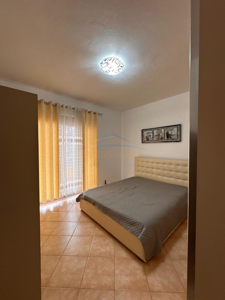 Shitet , Apartament 2+1+2 ,Lungomare ,Vlorë.