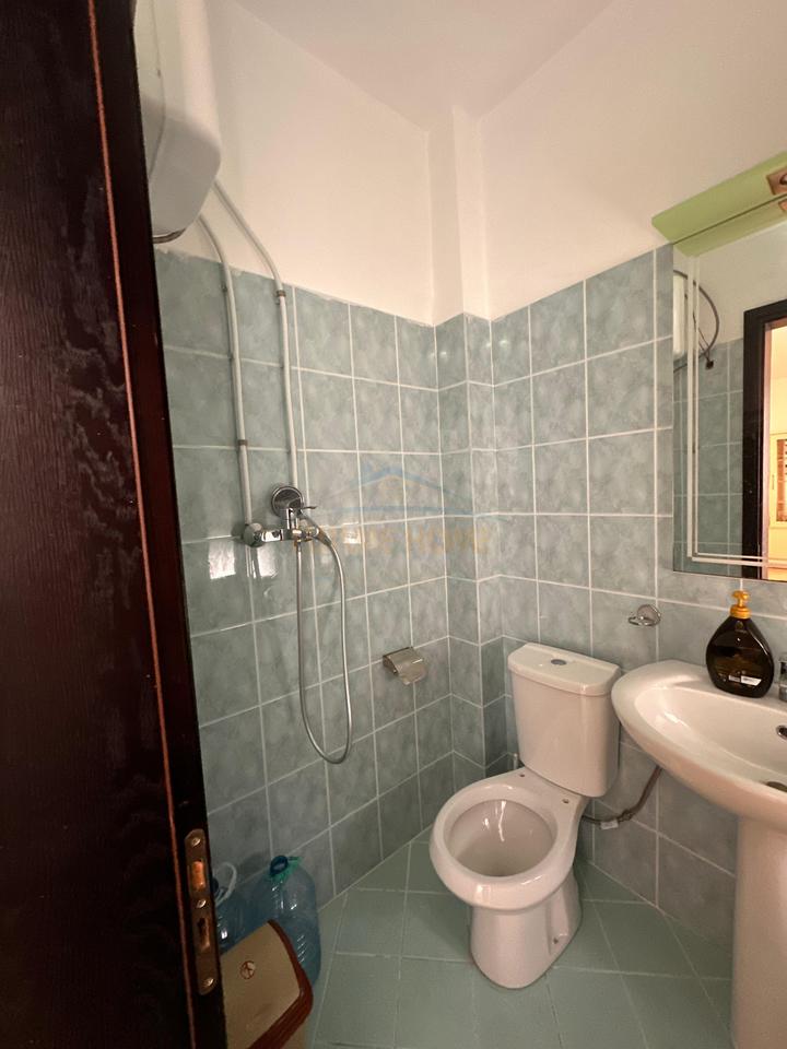 Shitet , Apartament 2+1+2 ,Lungomare ,Vlorë.