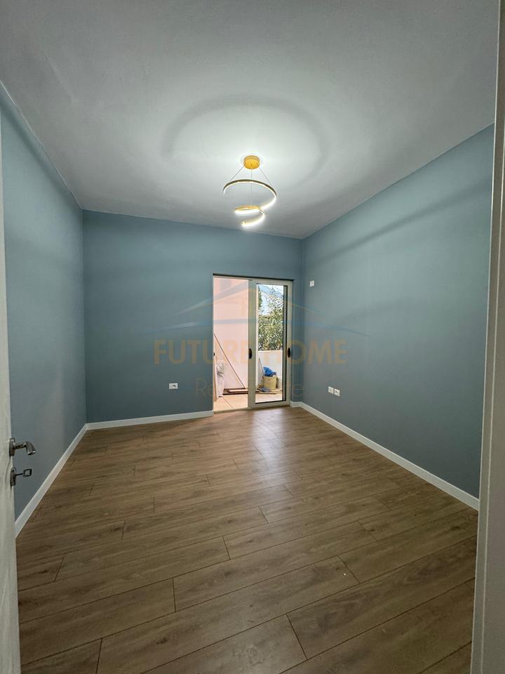 Shitet, Apartament 2+1,Fresk, Tirane