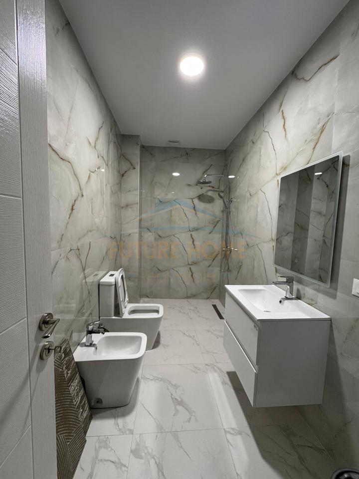 Shitet, Apartament 2+1,Fresk, Tirane