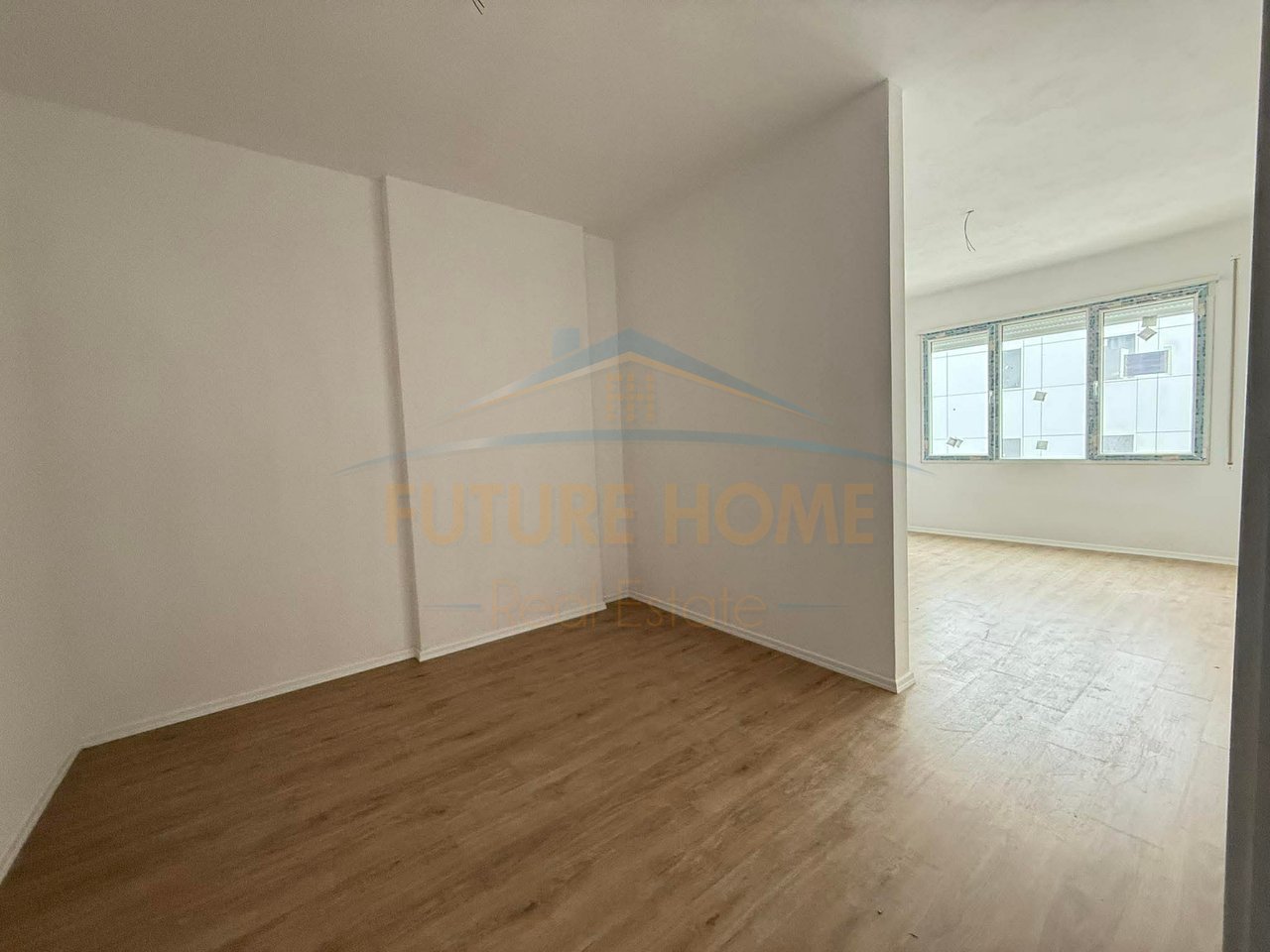 Shitet, Apartament 2+1+Post Parkimi, Kamëz