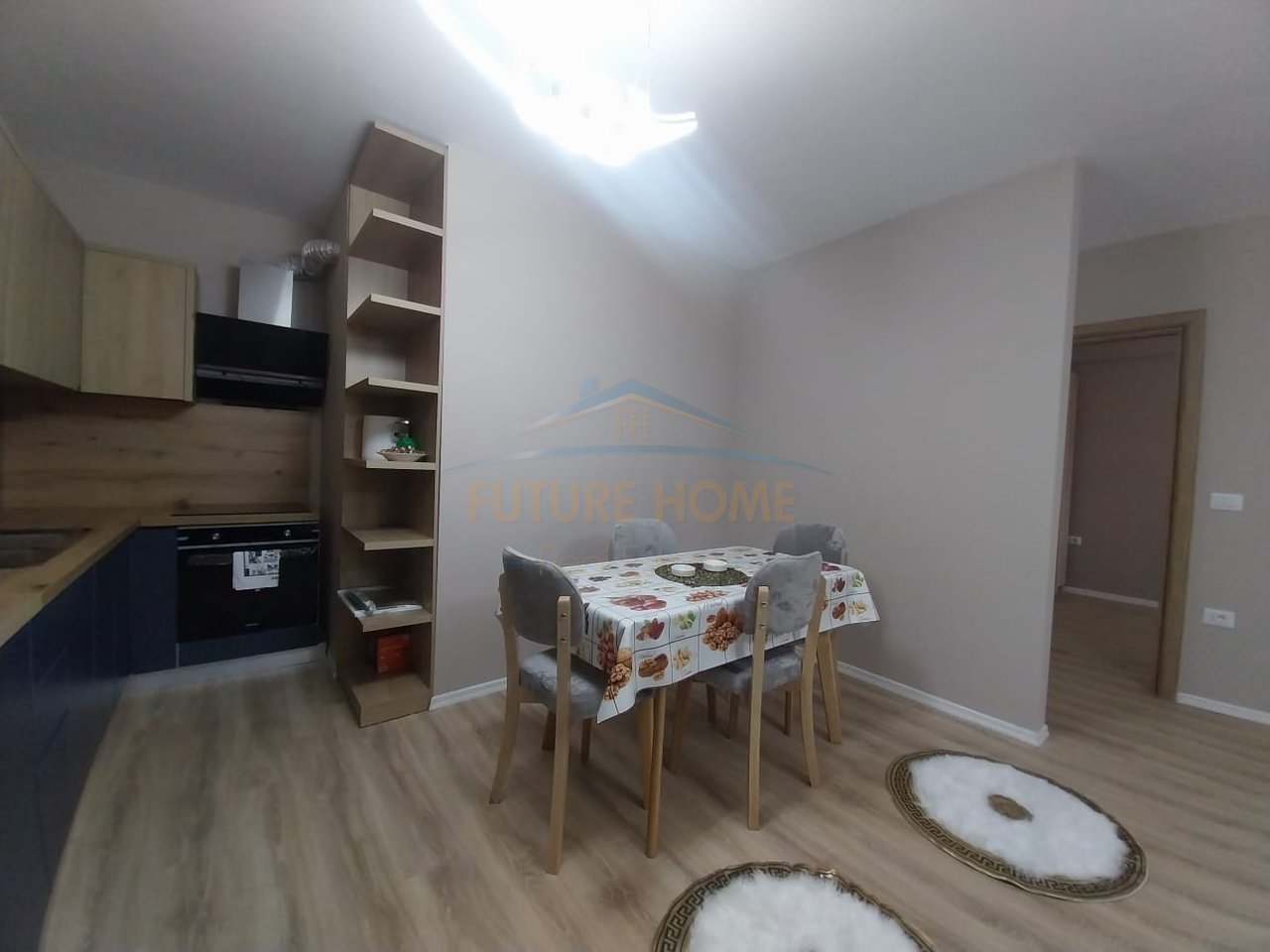Qera, Apartament 2+1+2+Post Parkimi, Rruga 5-Maji, Tirane.