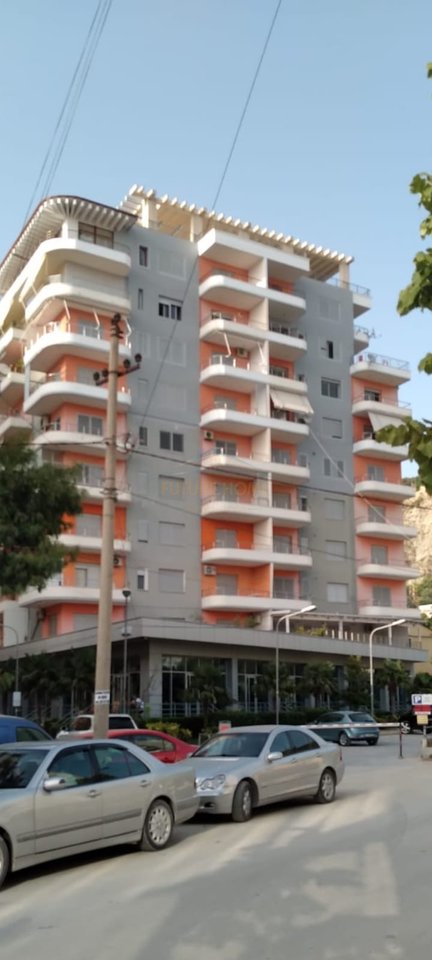 Shitet , Apartament 2+1+2 ,Lungomare ,Vlorë.