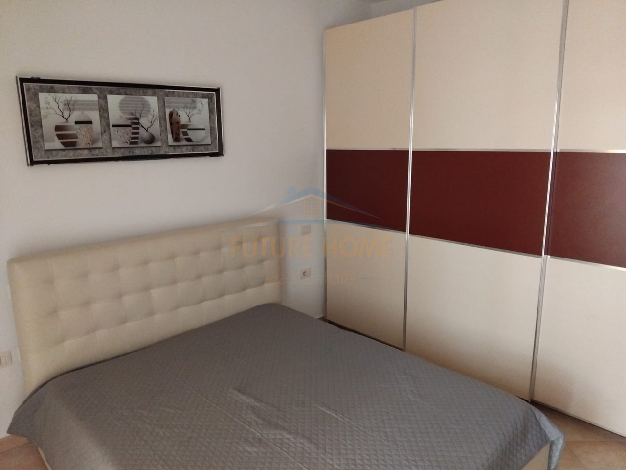 Shitet , Apartament 2+1+2 ,Lungomare ,Vlorë.