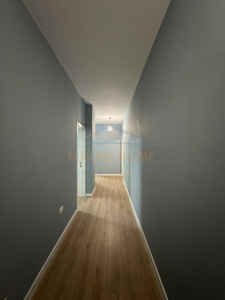 Shitet, Apartament 2+1,Fresk, Tirane