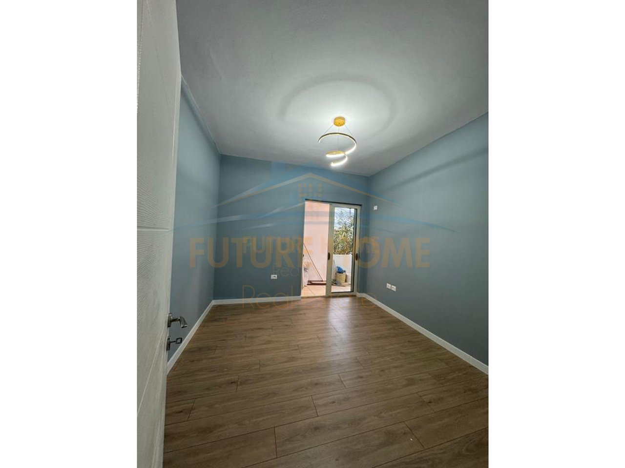 Shitet, Apartament 2+1,Fresk, Tirane