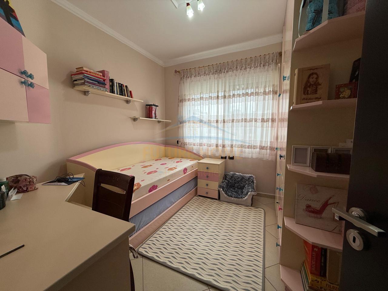 For sale, Apartment 3+1+2, Gjergj Araniti Street, Vlorë.