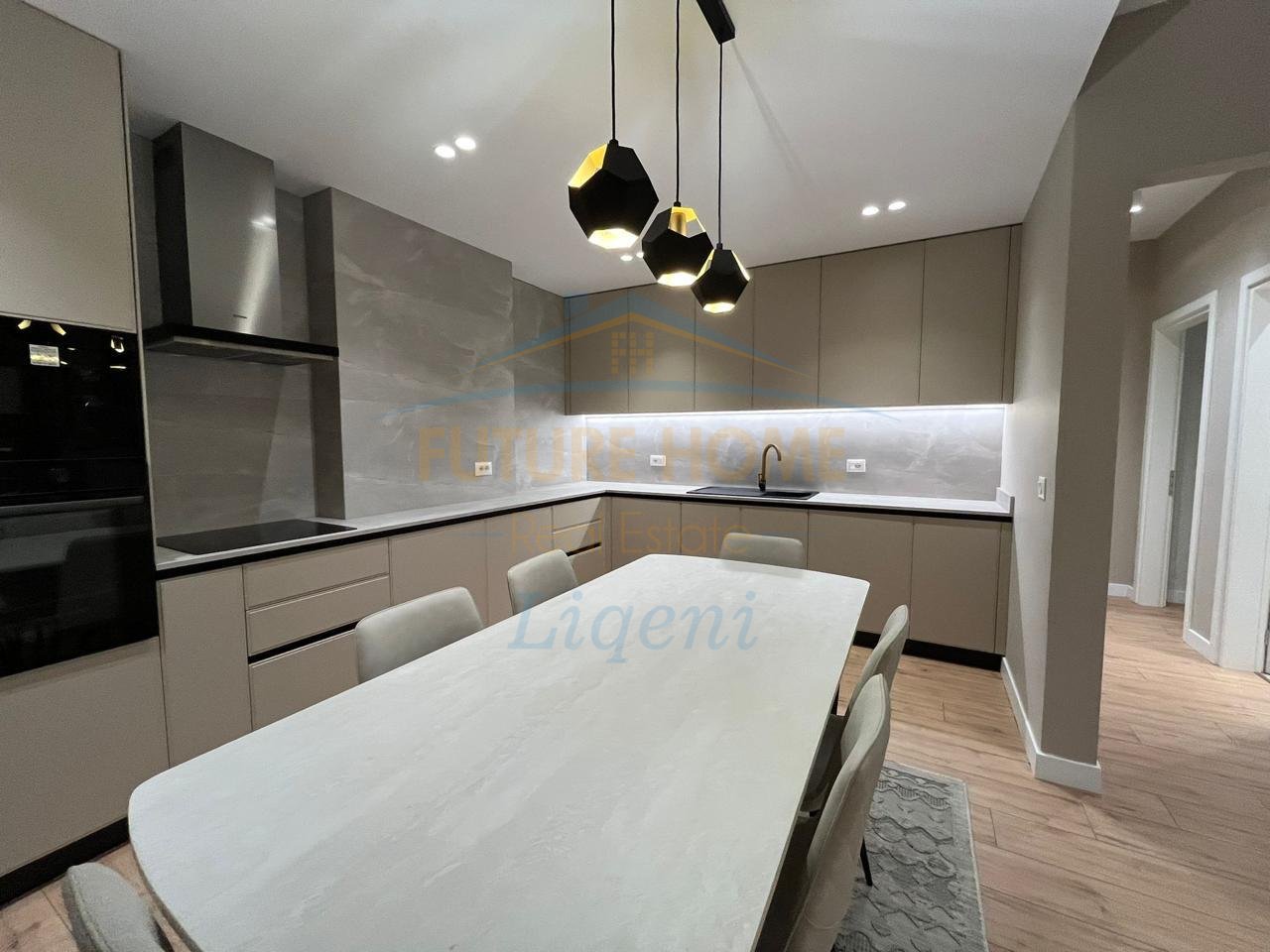 Rent, Apartment 2+1+2, Botanical Garden, Tirana.