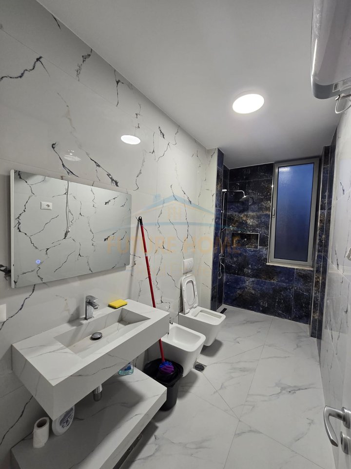 Affitto, Appartamento 2+1+2, Ali Demi, Tirana.