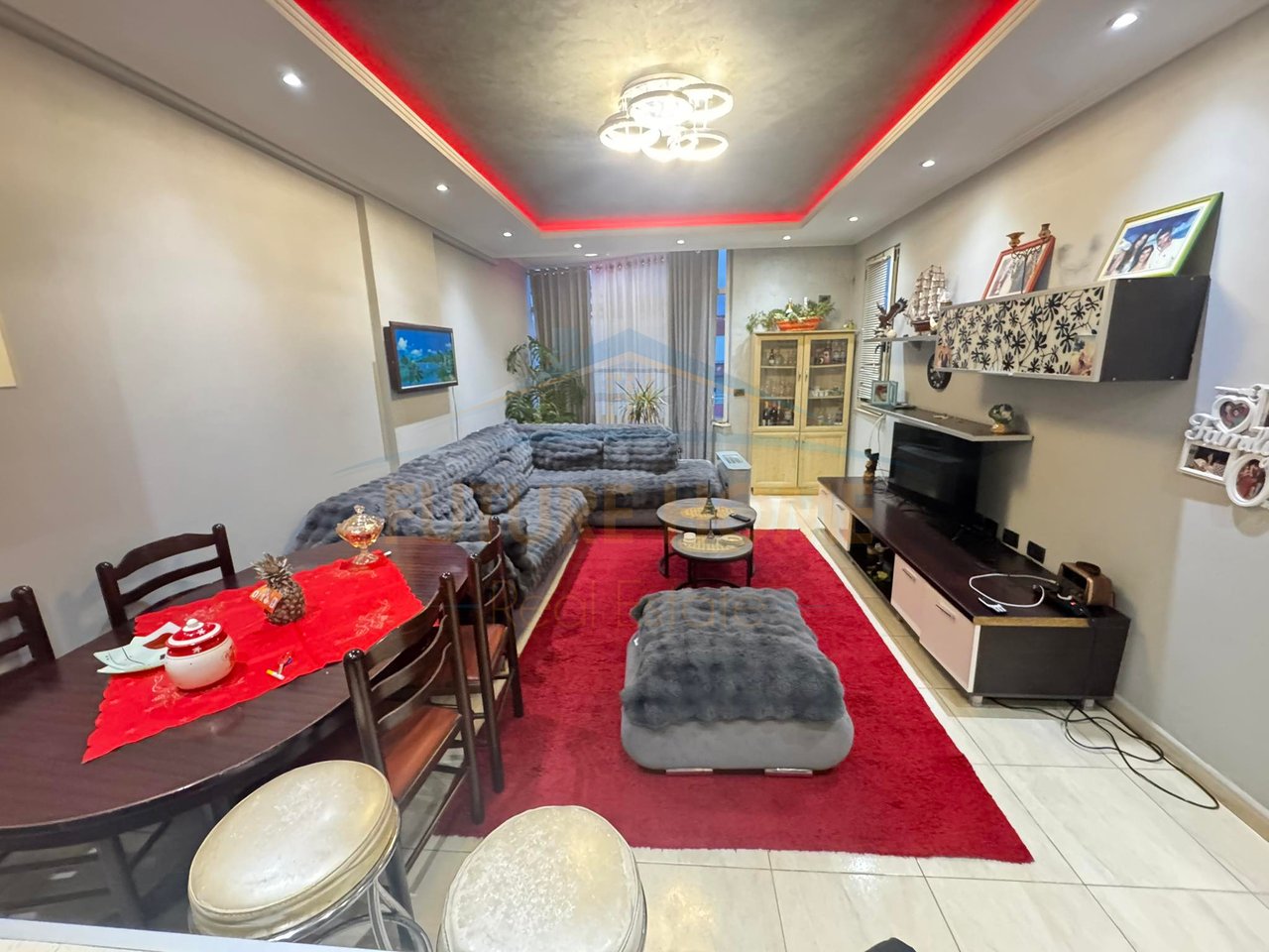 Shitet, Apartament 2+1, Unaza e Re