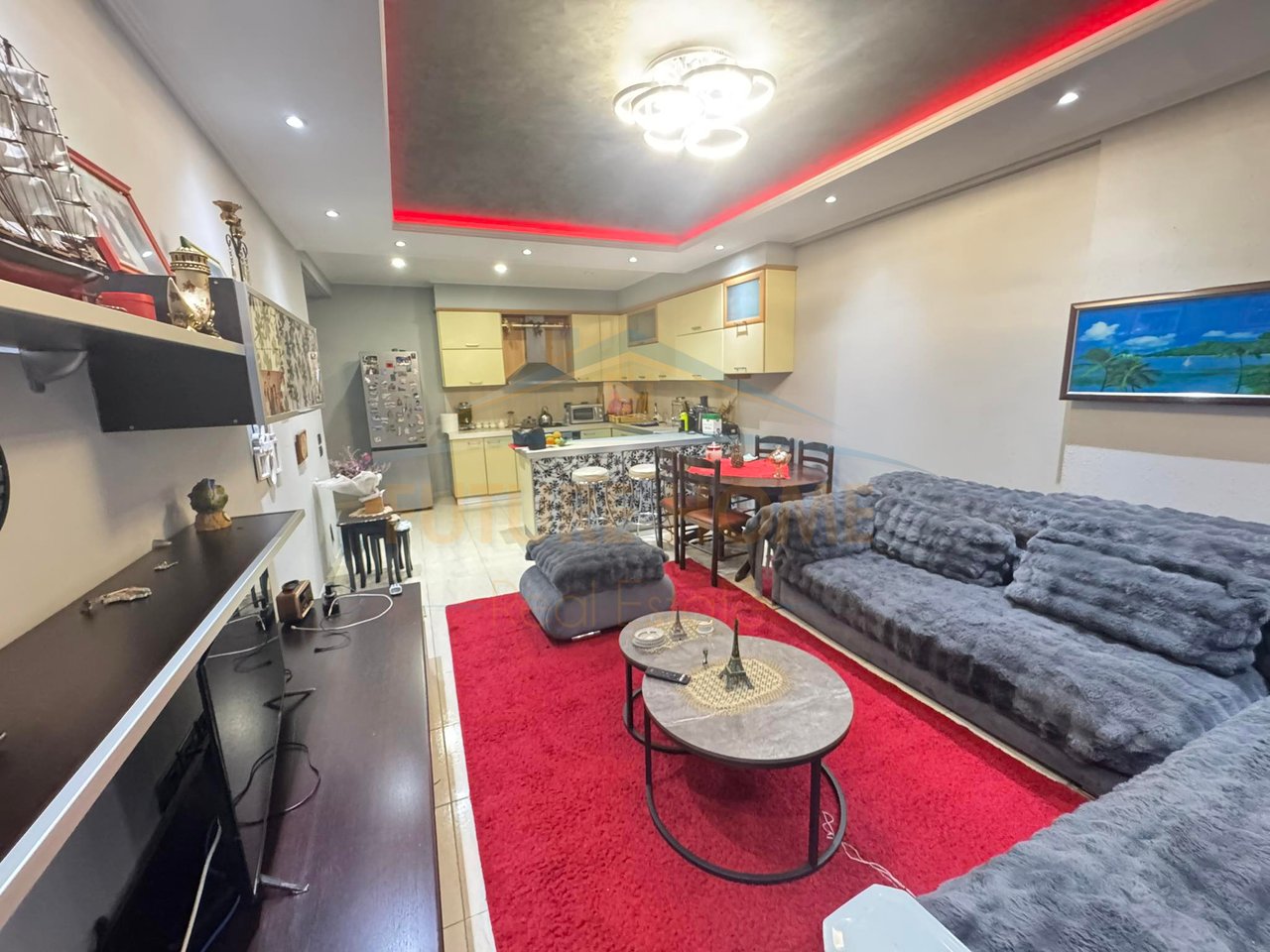 Shitet, Apartament 2+1, Unaza e Re