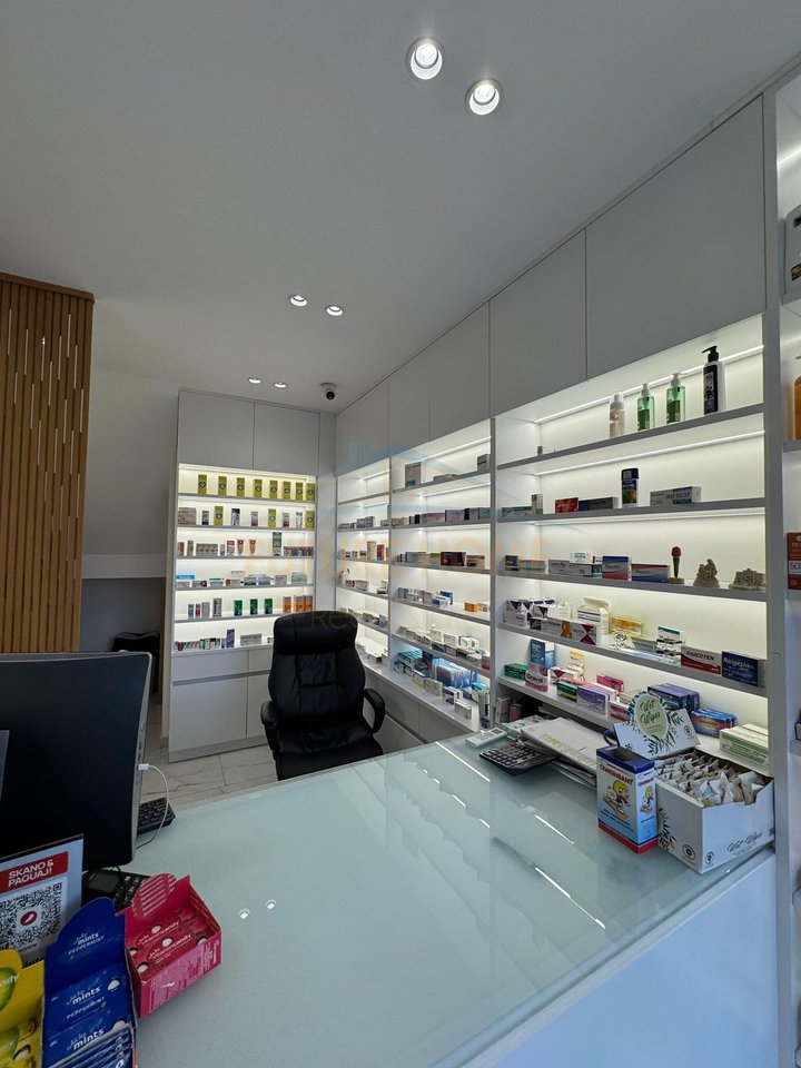 Qira, Ambient Business, Ospedale Americano 2, Tirana