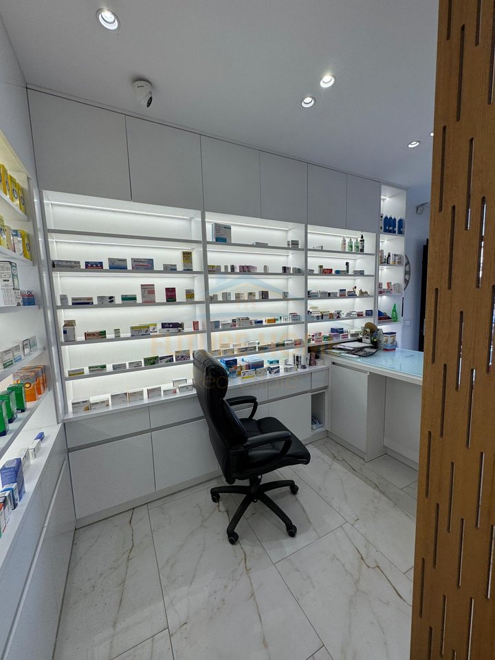 Qira, Ambient Business, Ospedale Americano 2, Tirana