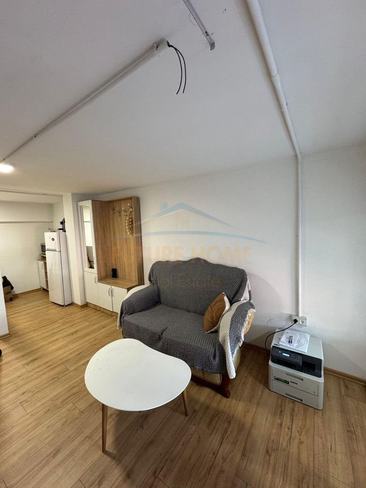 Qira, Ambient Business, Ospedale Americano 2, Tirana