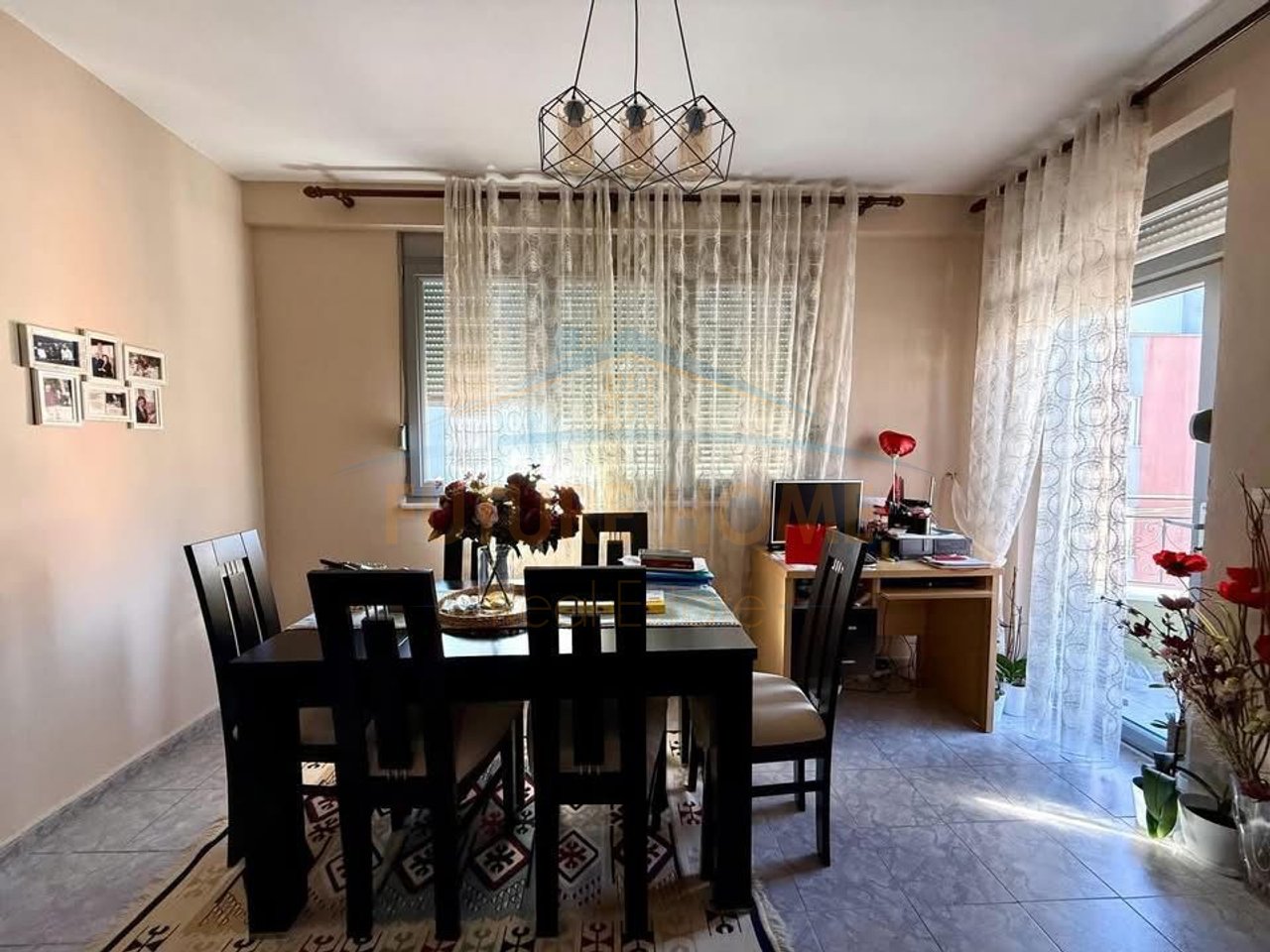 Shitet, Apartament 2+1, Ali Demi, Tiranë.