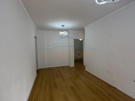 Shitet, Apartament 2+1+2, Fresk
