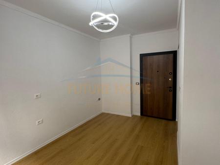 Shitet, Apartament 1+1, Fresk