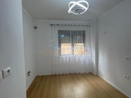 Shitet, Apartament 1+1, Fresk