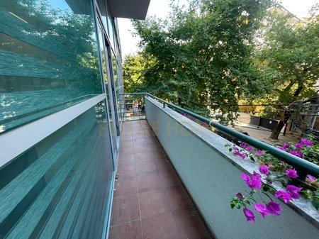 Qera, Ambjent Biznesi, Ish Rajoni , Durres