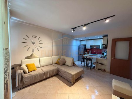 Shitet, Apartament 1+1+ Post Parkimi, Unaza e Re, Tirane