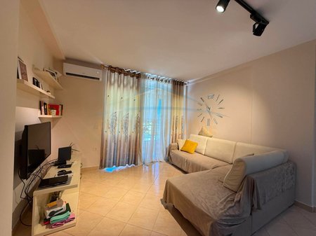 Shitet, Apartament 1+1+ Post Parkimi, Unaza e Re, Tirane