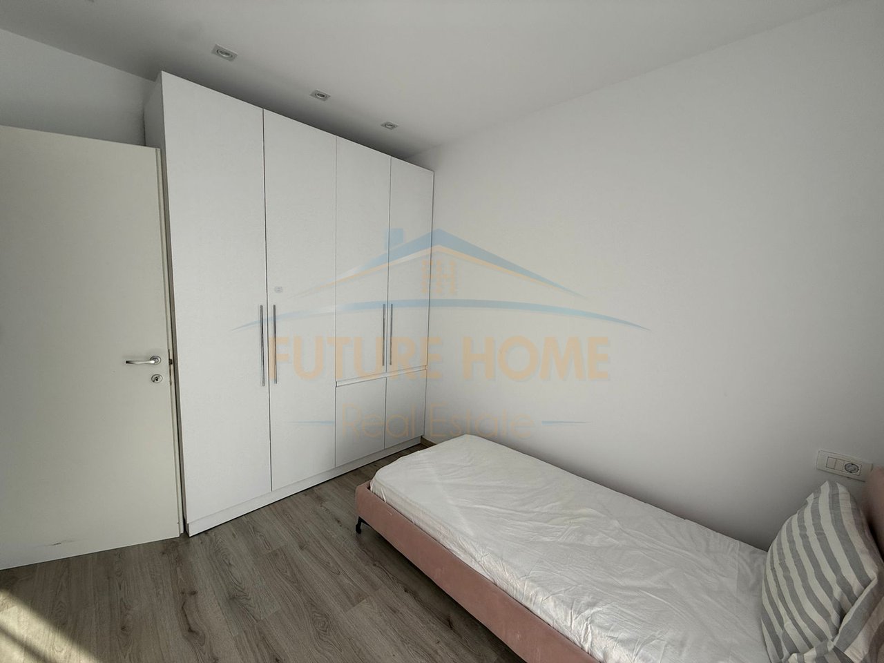 Rent, Apartment 2+1+2, Aviation Field, Tirana.