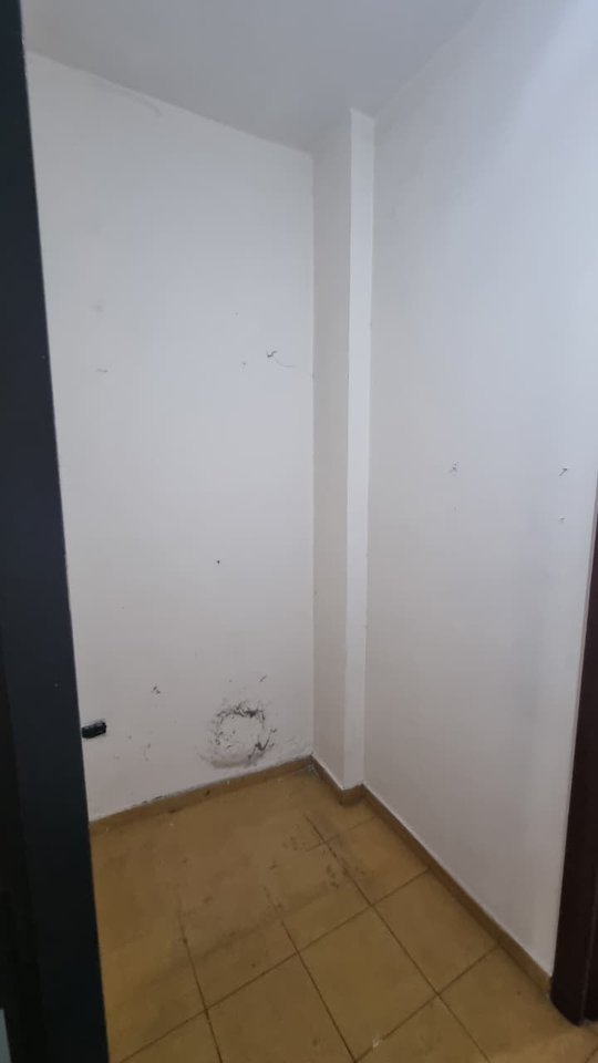 Shitet, Apartament 3+1+2+Depo, Rruga e Kavajës, Tirane