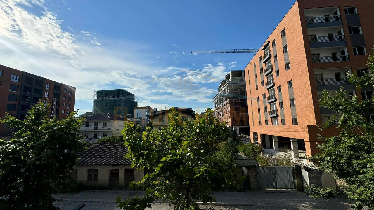 Qera, Apartament 2+1, Paskuqan