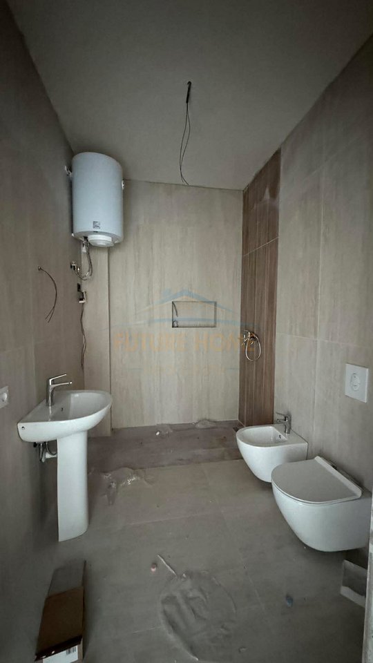 Qera, Apartament 2+1, Paskuqan