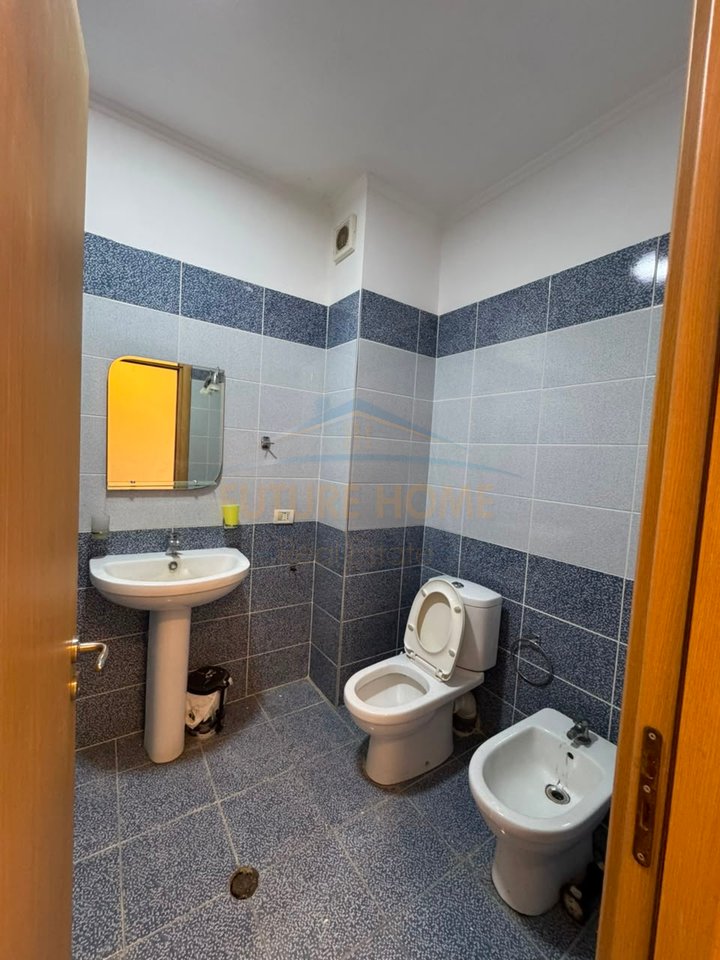 Shitet, Apartament 2+1+2, Restorant Fresku, Rruga e Dajtit