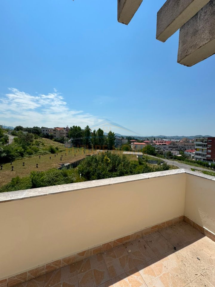 Shitet, Apartament 2+1+2, Restorant Fresku, Rruga e Dajtit