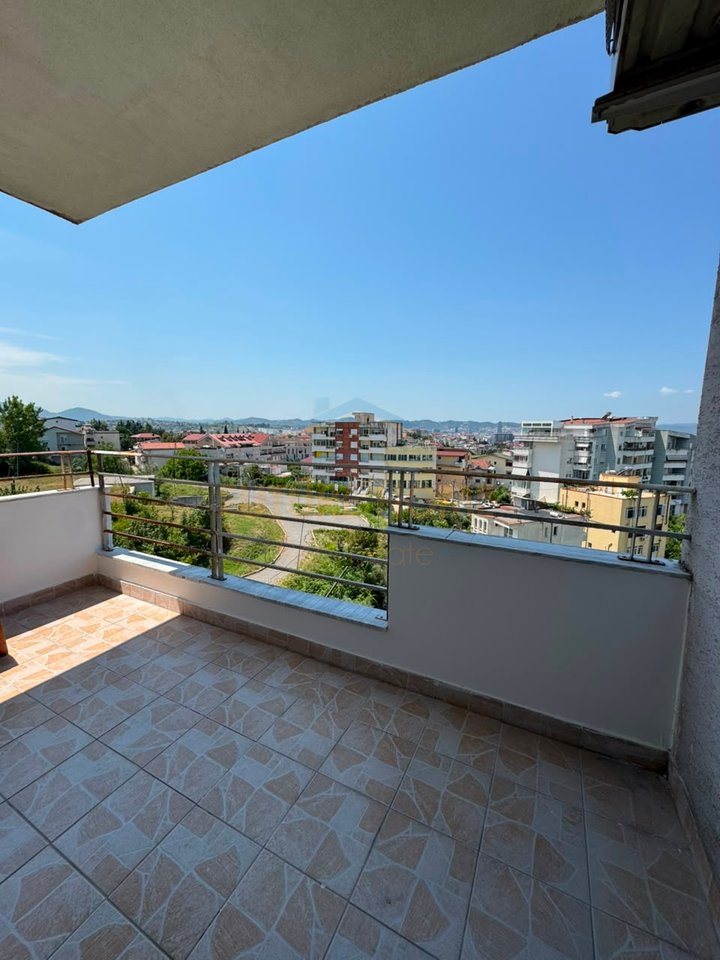 Shitet, Apartament 2+1+2, Restorant Fresku, Rruga e Dajtit