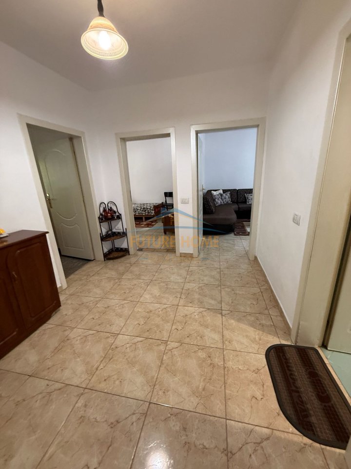 Shitet, Apartament 3+1, Ali Demi, Tiranë.
