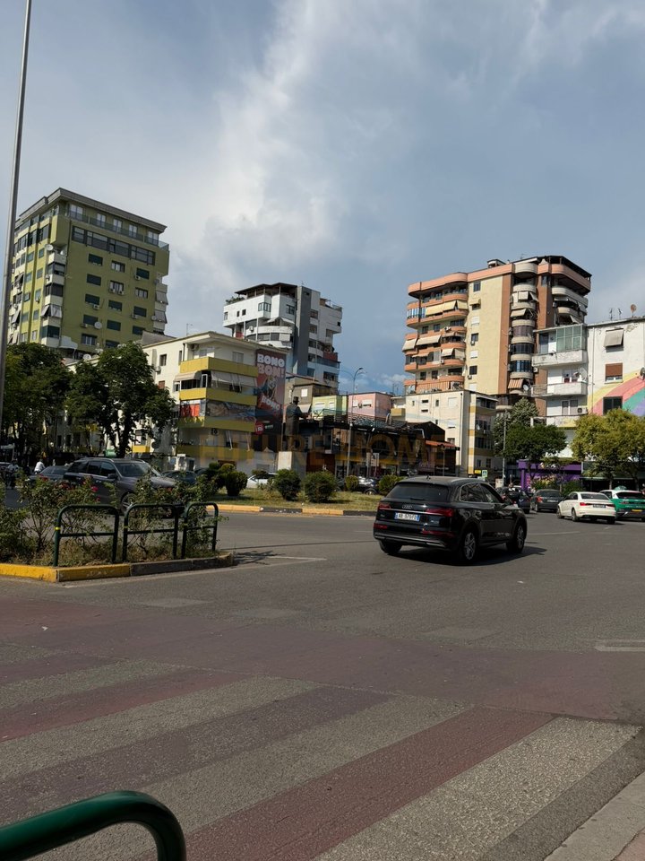Shitet, Apartament 1+1+Verande, Sheshi Willson, Tiranë