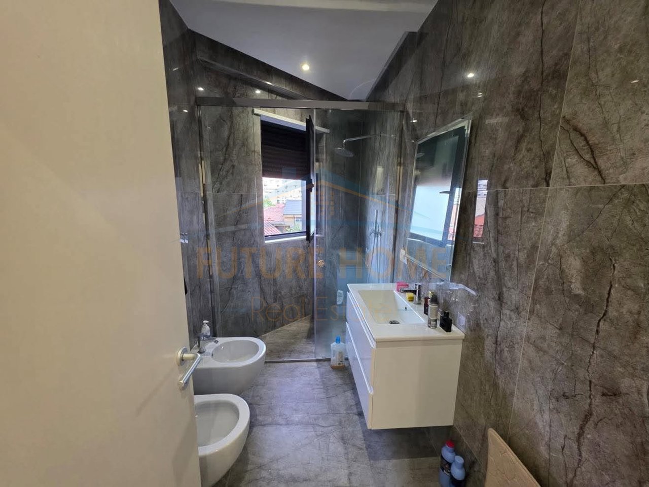 Qera, Apartament 2+1+2, Rruga e Durrësit, Tirane