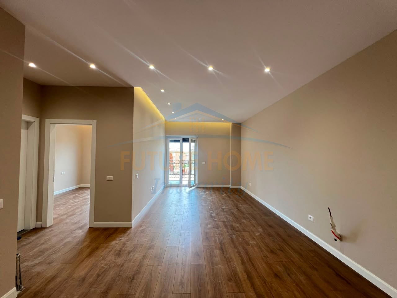 Shitet, Apartament 1+1, Rezidenca Porta Tirana e Re, Tiranë.