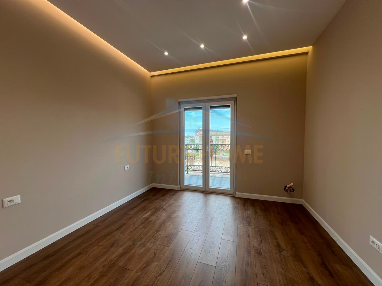 Shitet, Apartament 1+1, Rezidenca Porta Tirana e Re, Tiranë.