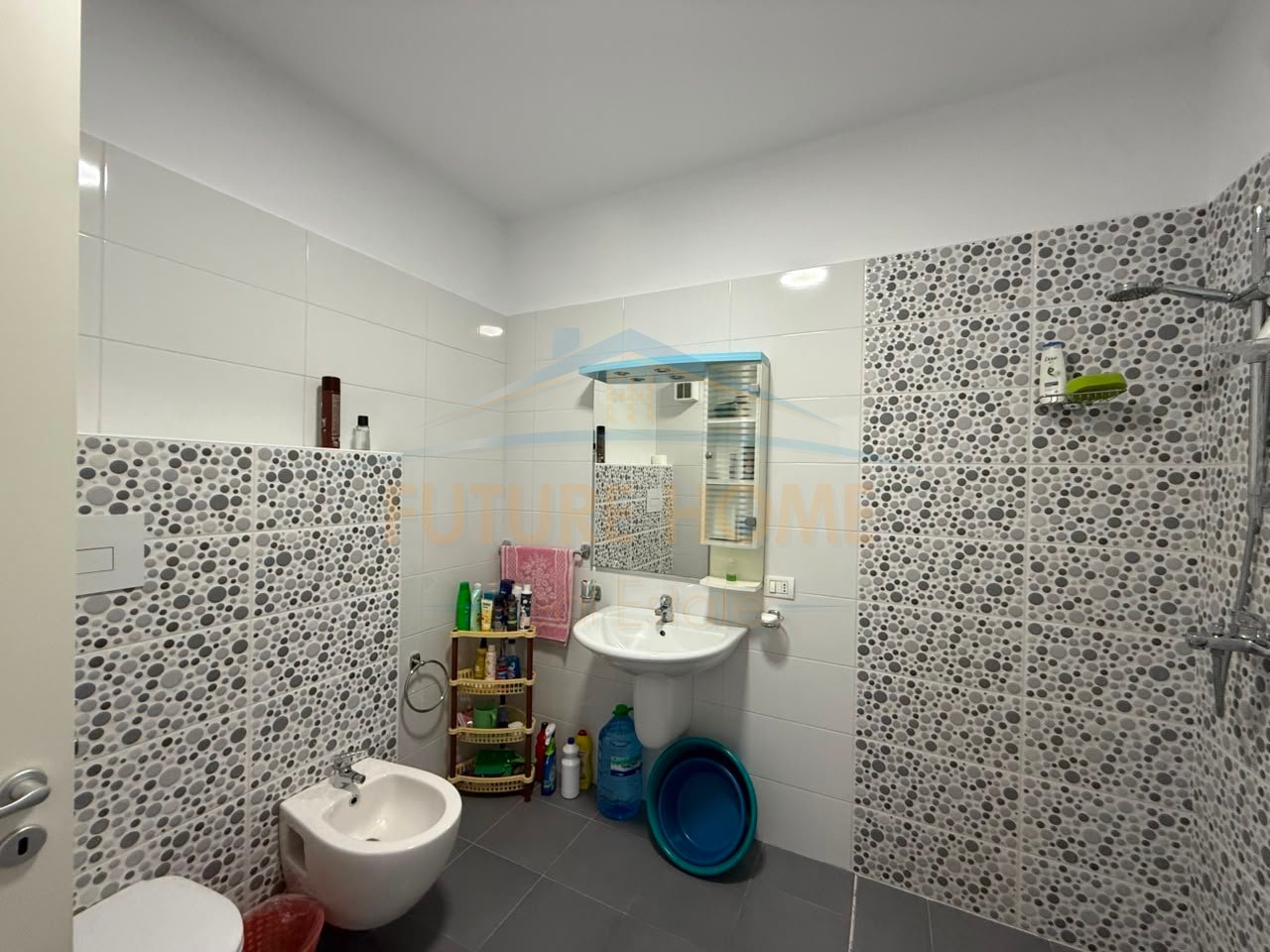 Affitto, Appartamento 2+1+2+Posto Auto, Complesso Vind, Ali Demi, Tirana