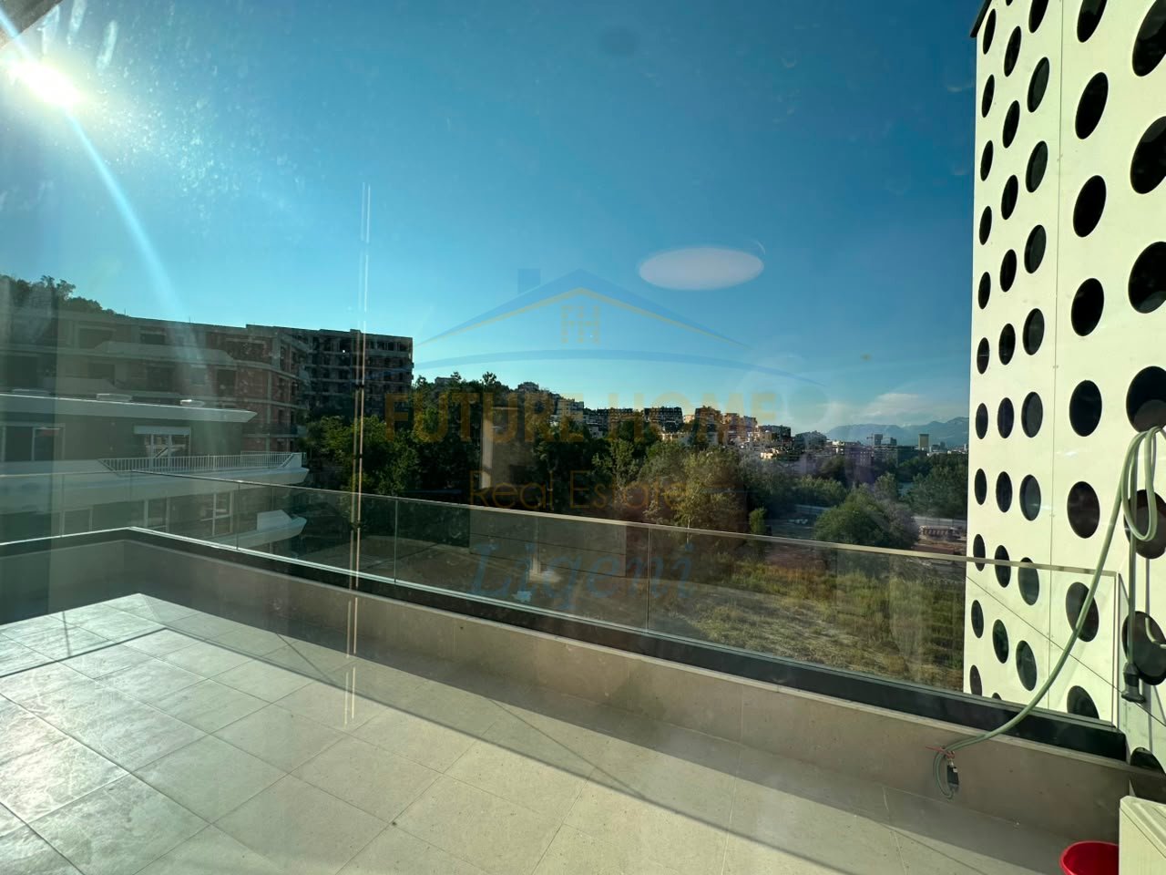 Rent, Apartment 1+1+2 Parking Spaces, Dry Lake, Tirana.