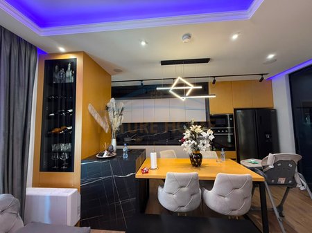 Shitet, Apartament 2+1+Post Parkimi, Ish-Fusha e Aviacionit